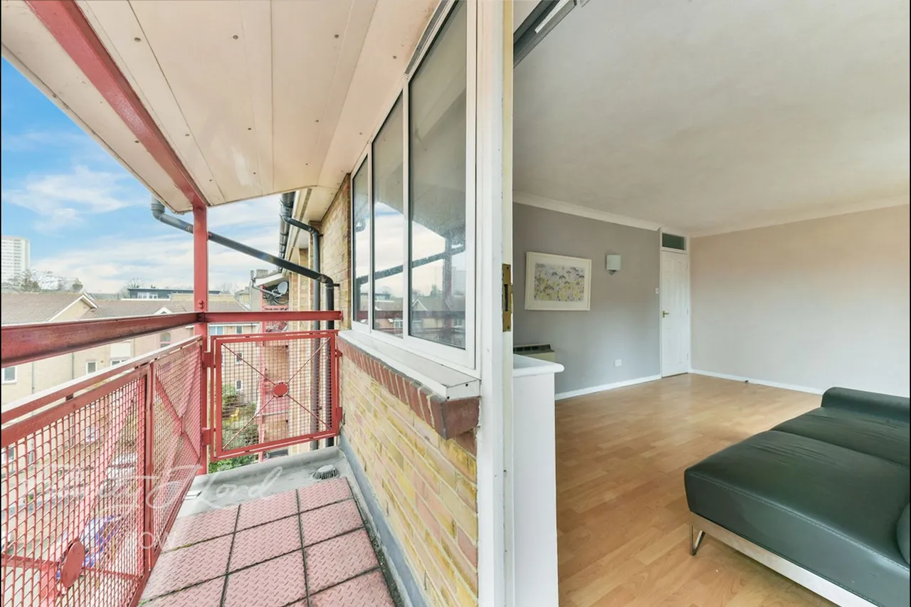 Bow Road, London, E3, photo 9