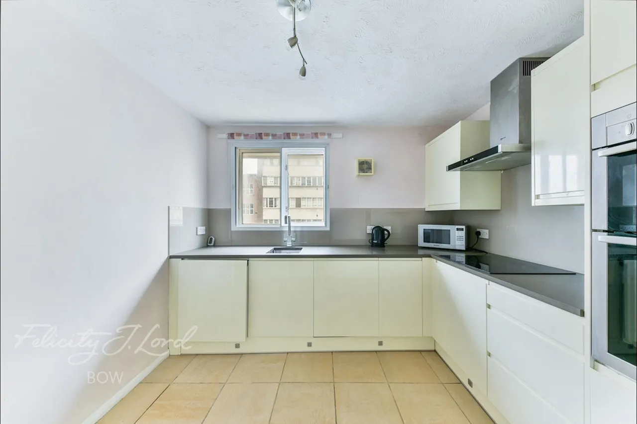 Bow Road, London, E3, photo 10