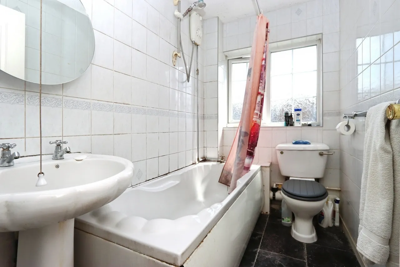 Hartland Drive, Sothall, Sheffield, S20, photo 3