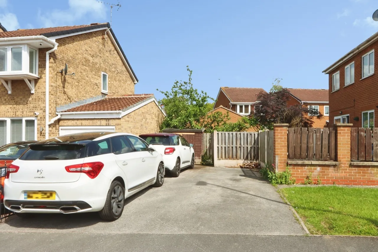 Hartland Drive, Sothall, Sheffield, S20, photo 4