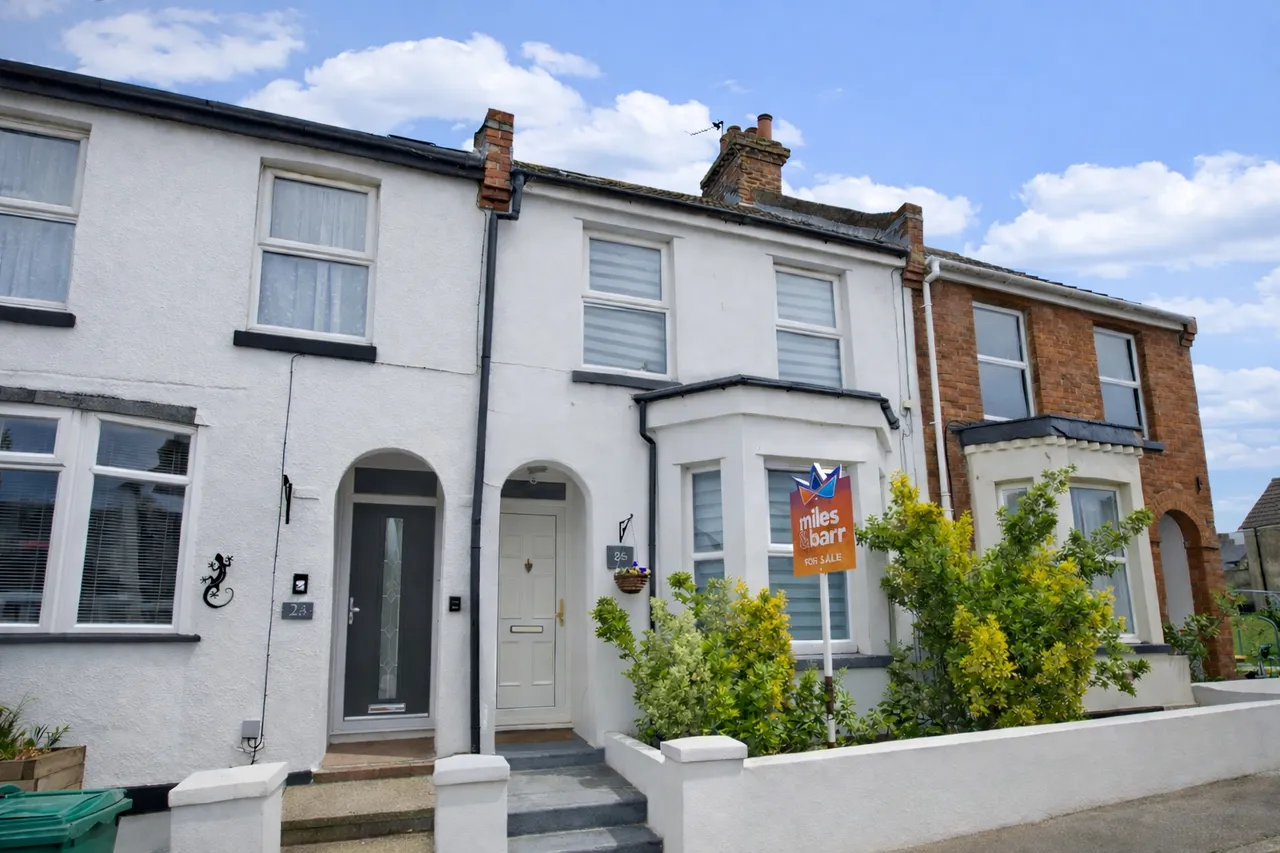 2 bed house for sale, Broomfield Road, Folkestone, CT19
