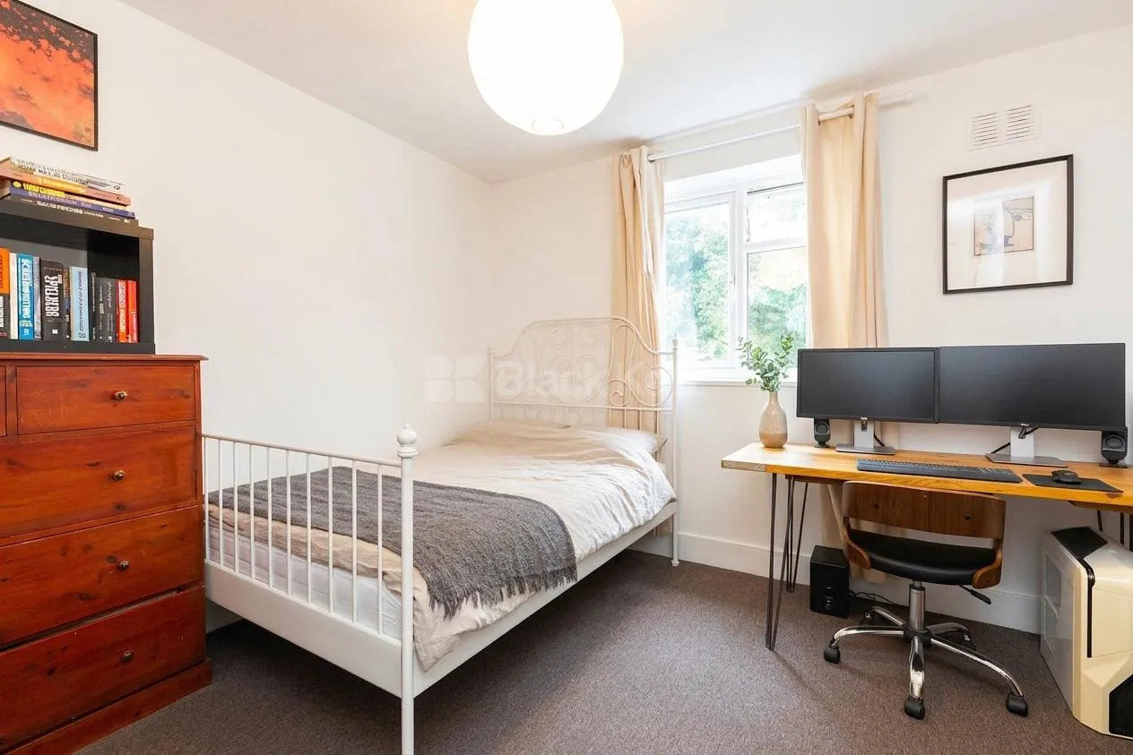 Rutland Park, London, NW2, photo 8