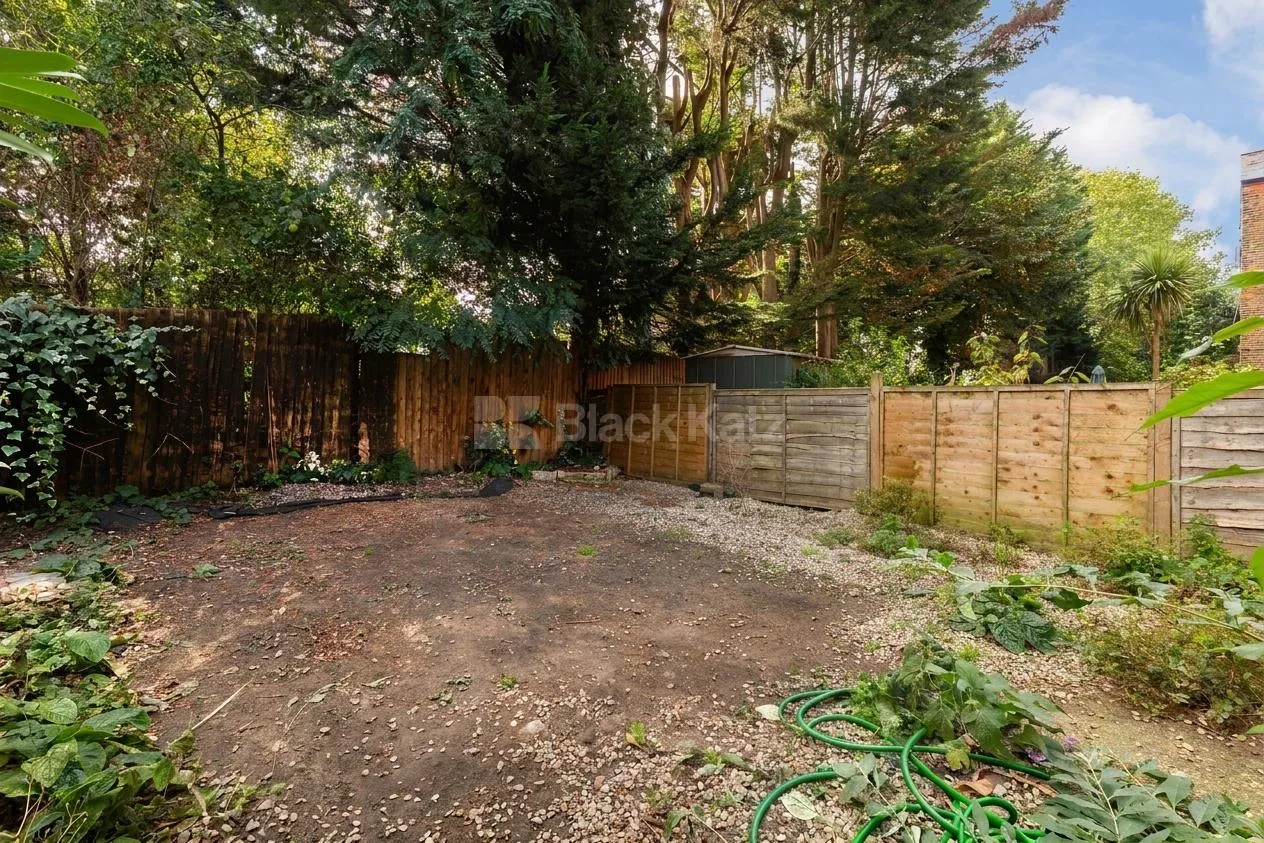 Rutland Park, London, NW2, photo 2