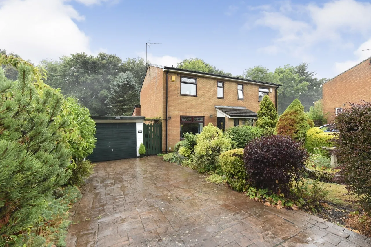 3 bed house for sale — Abbey Brook Drive, Sheffield, S8