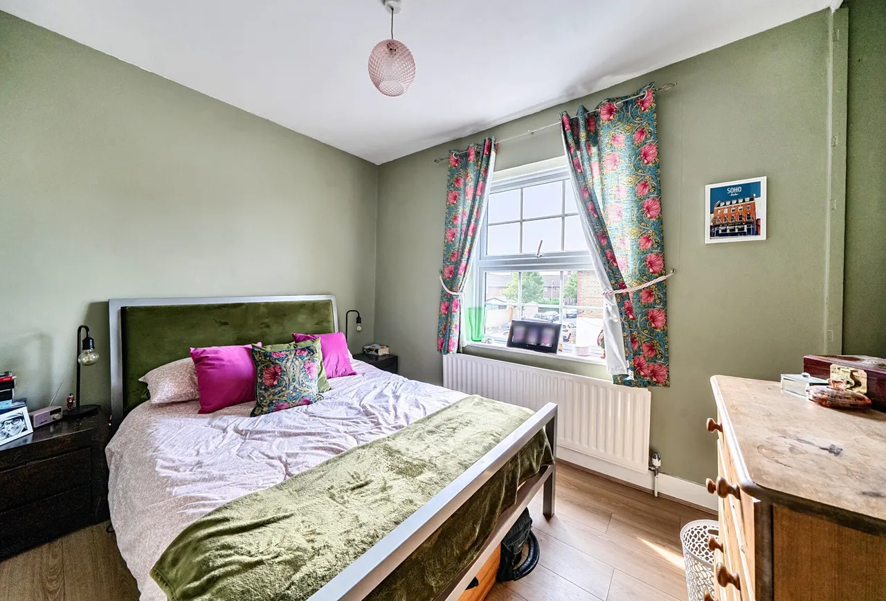 Wood Street, Mitcham, CR4 4JT, photo 5