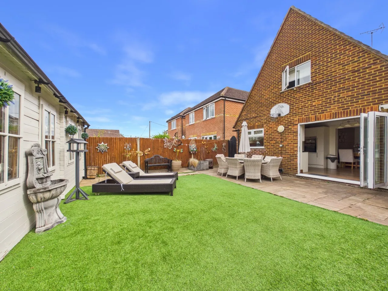 Ashford, Surrey, photo 10