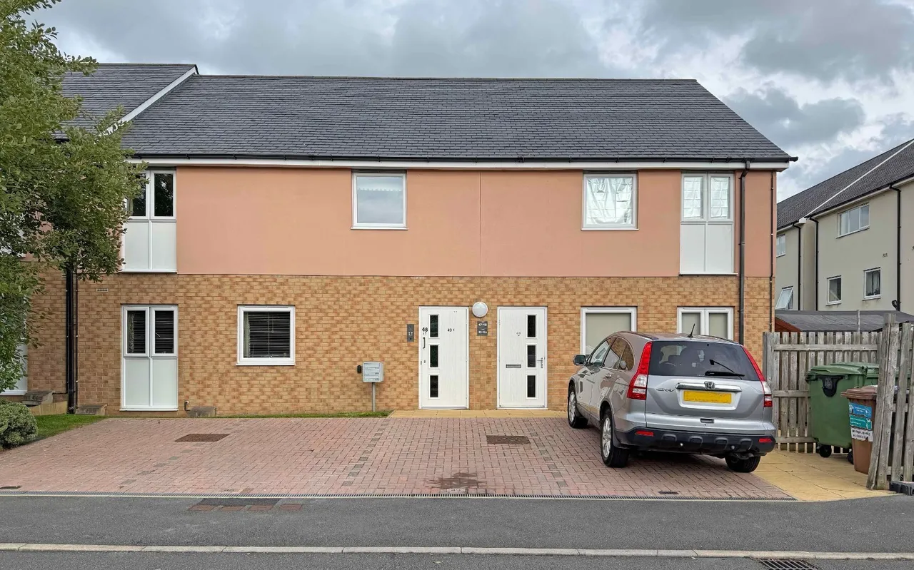 1 bed flat for sale, Y Bae, Bangor, LL57