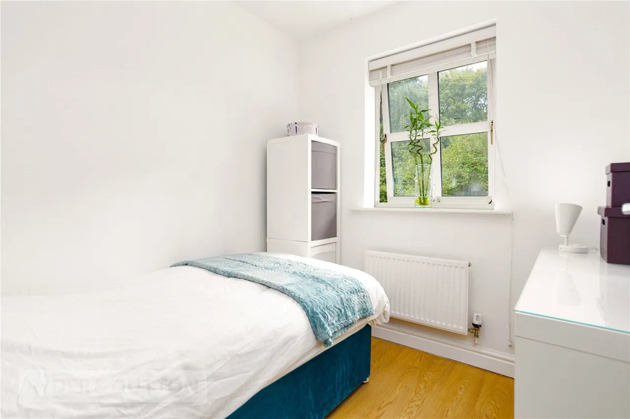 Tame Valley Close, Mossley, OL5, photo 13