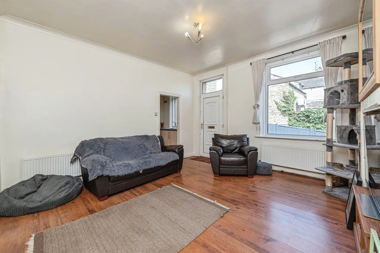 Thornhill Place, Brighouse, photo 9