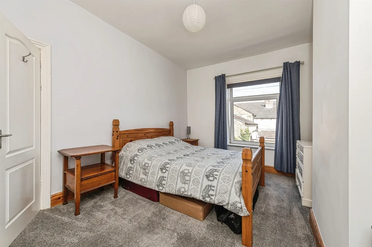 Thornhill Place, Brighouse, photo 10