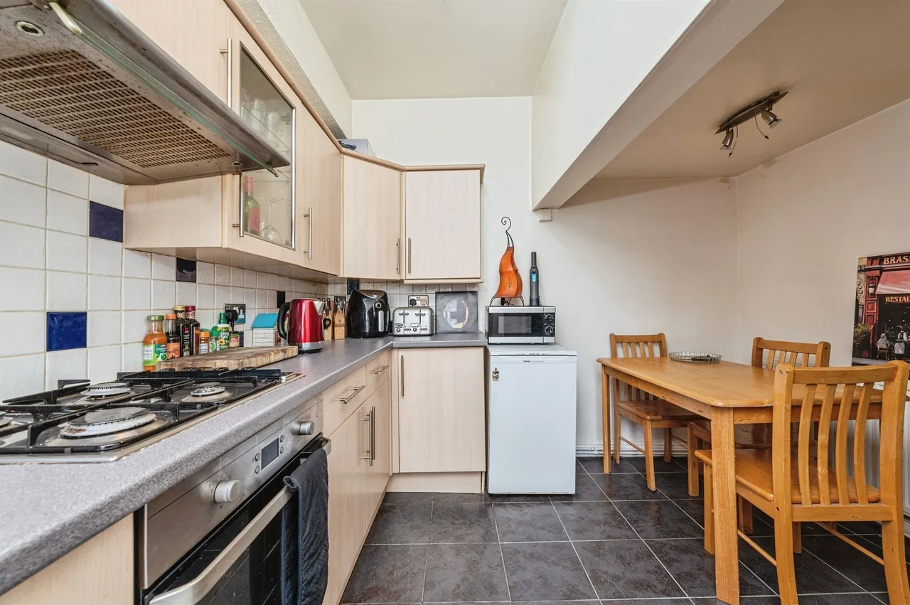 Thornhill Place, Brighouse, photo 3