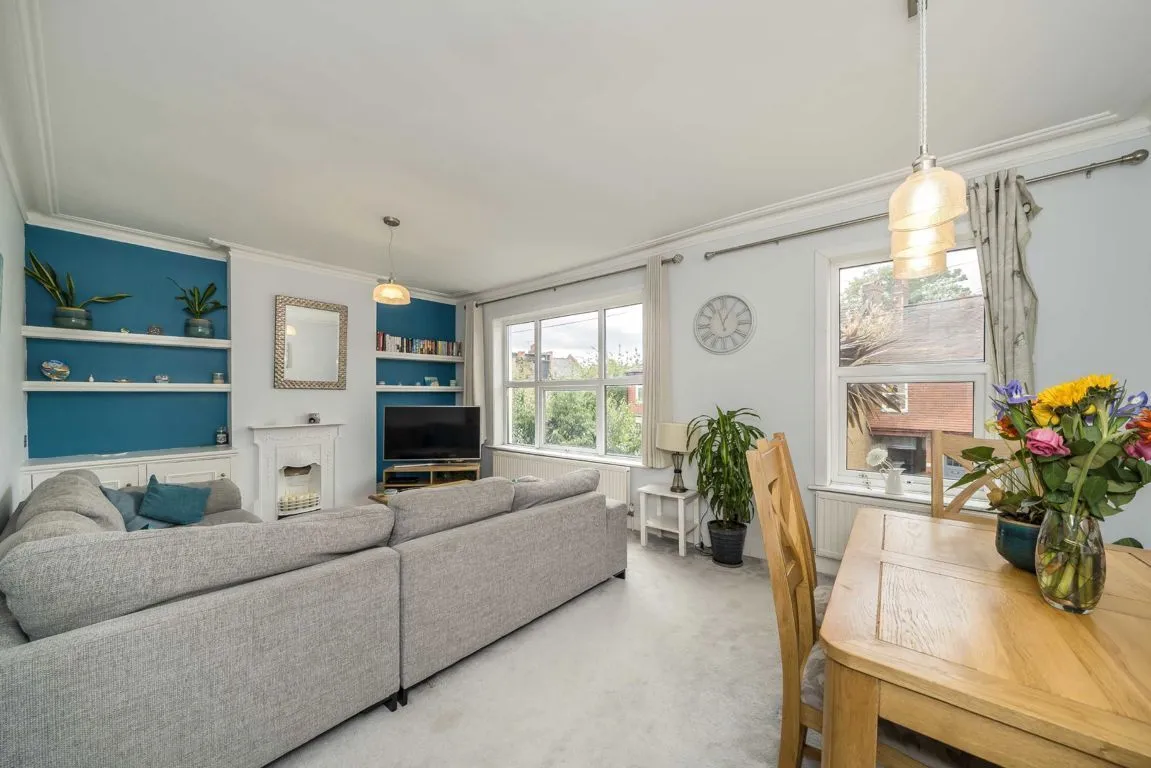 Radbourne Road, SW12, photo 2