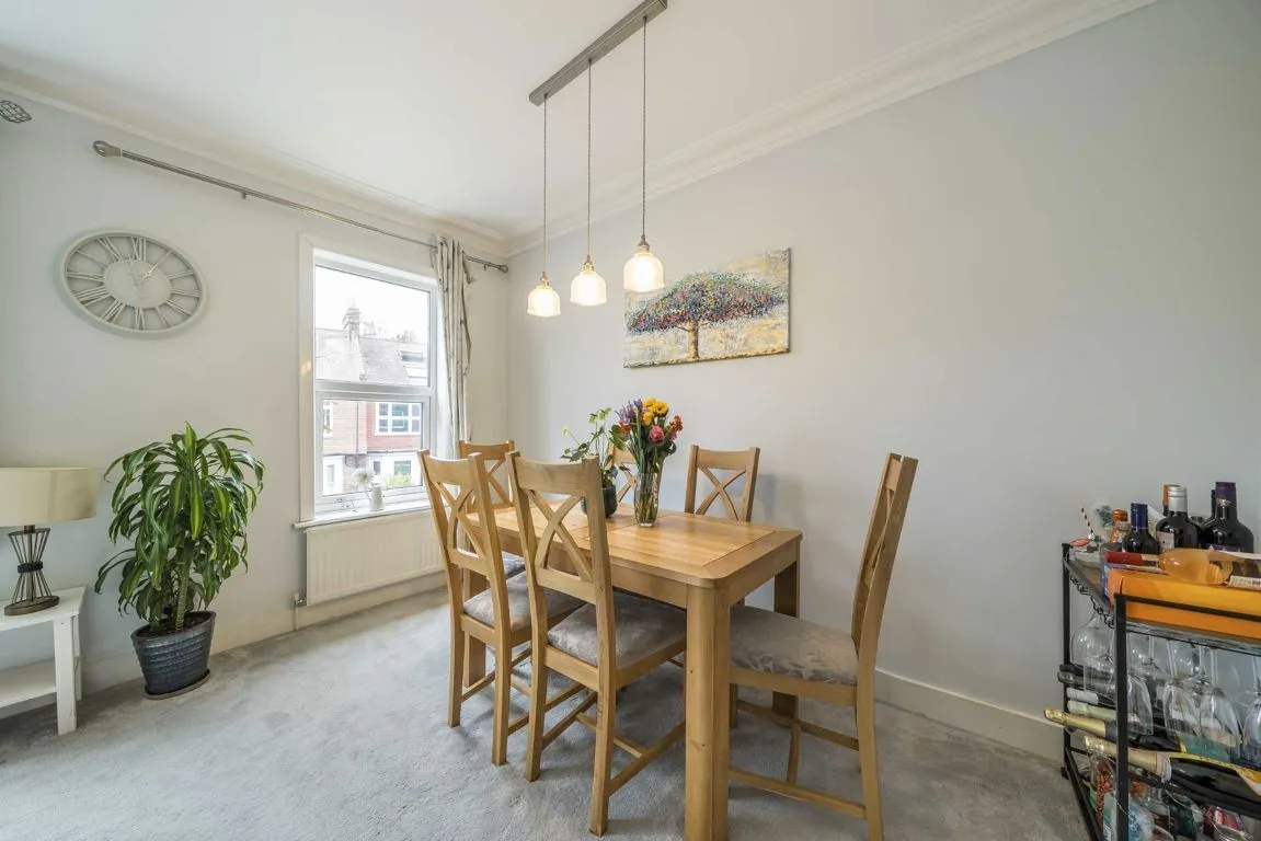 Radbourne Road, SW12, photo 3