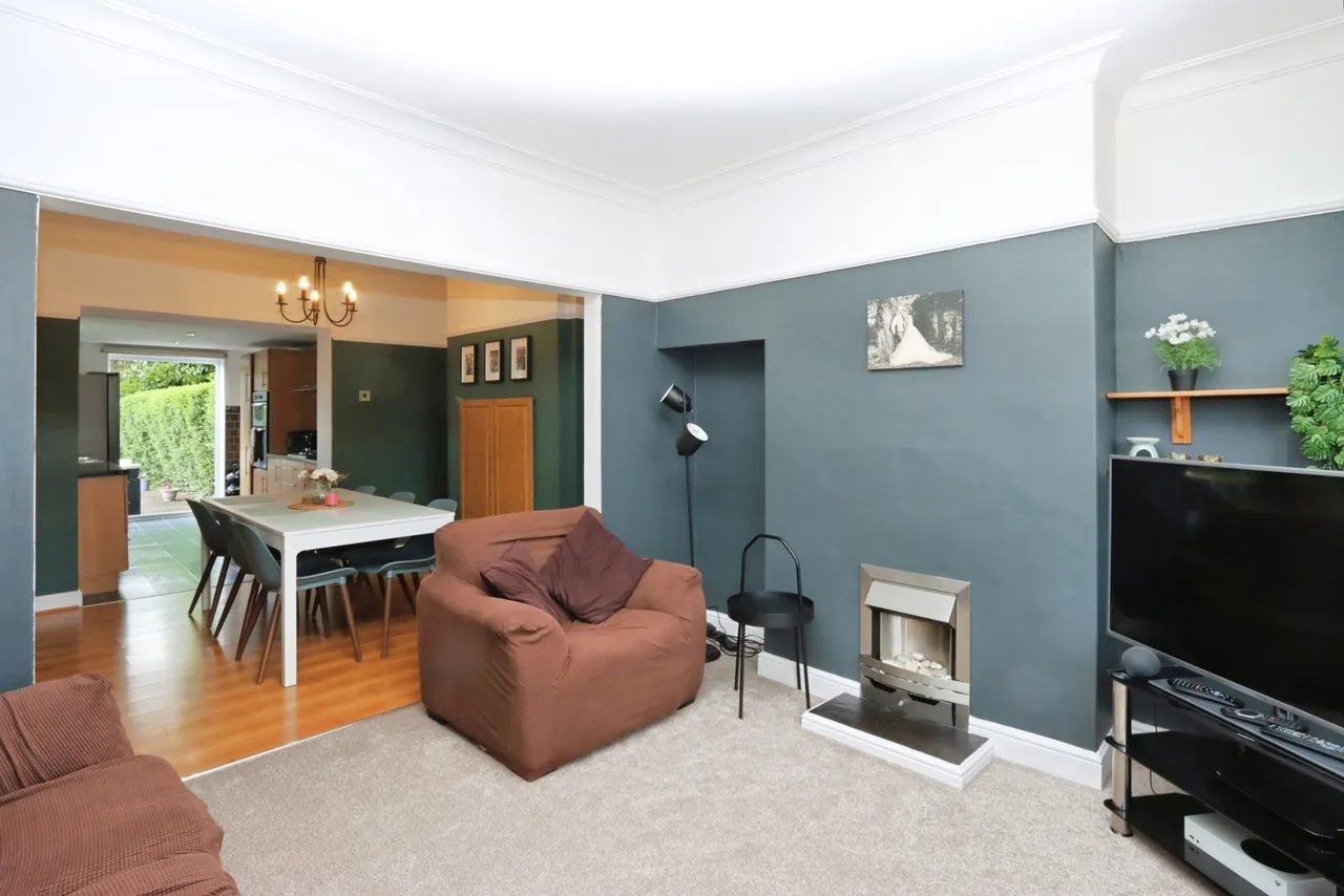 3 bed house for sale — Basegreen Avenue, Sheffield, South Yorkshire, S12