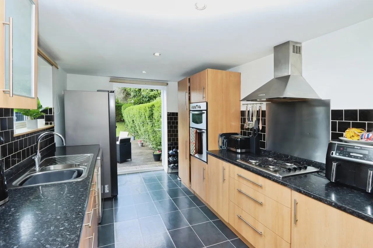 Basegreen Avenue, Sheffield, South Yorkshire, S12, photo 13
