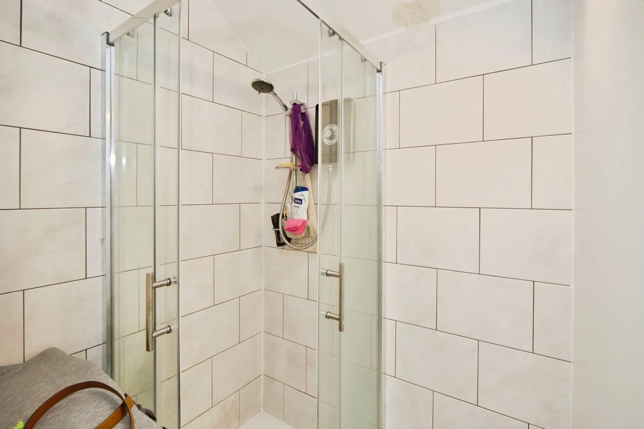 Middlesborough Road, London, N18, photo 14