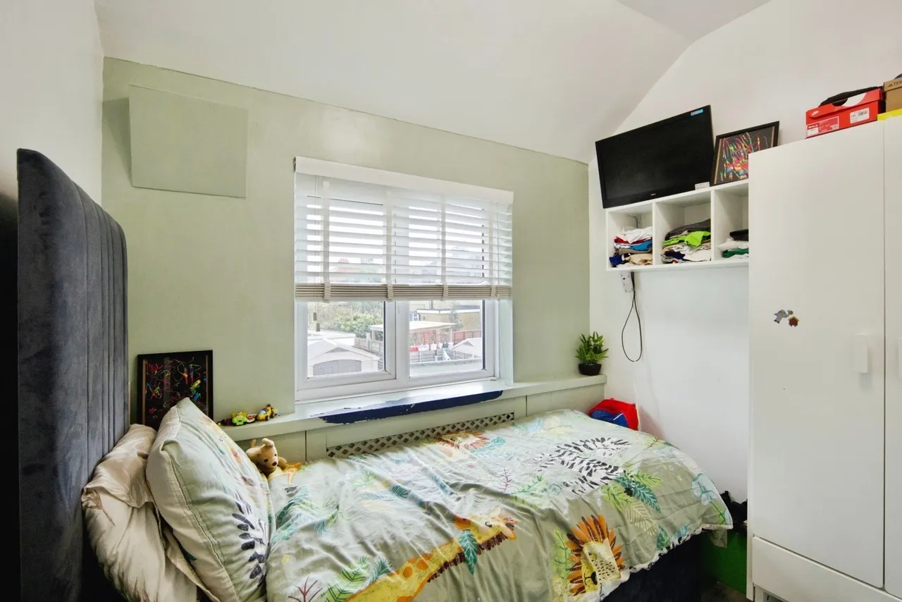 Middlesborough Road, London, N18, photo 19