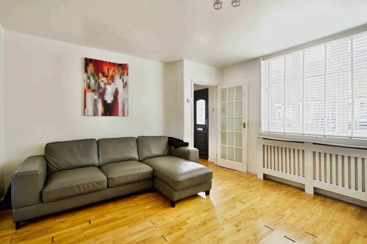 Middlesborough Road, London, N18, photo 3