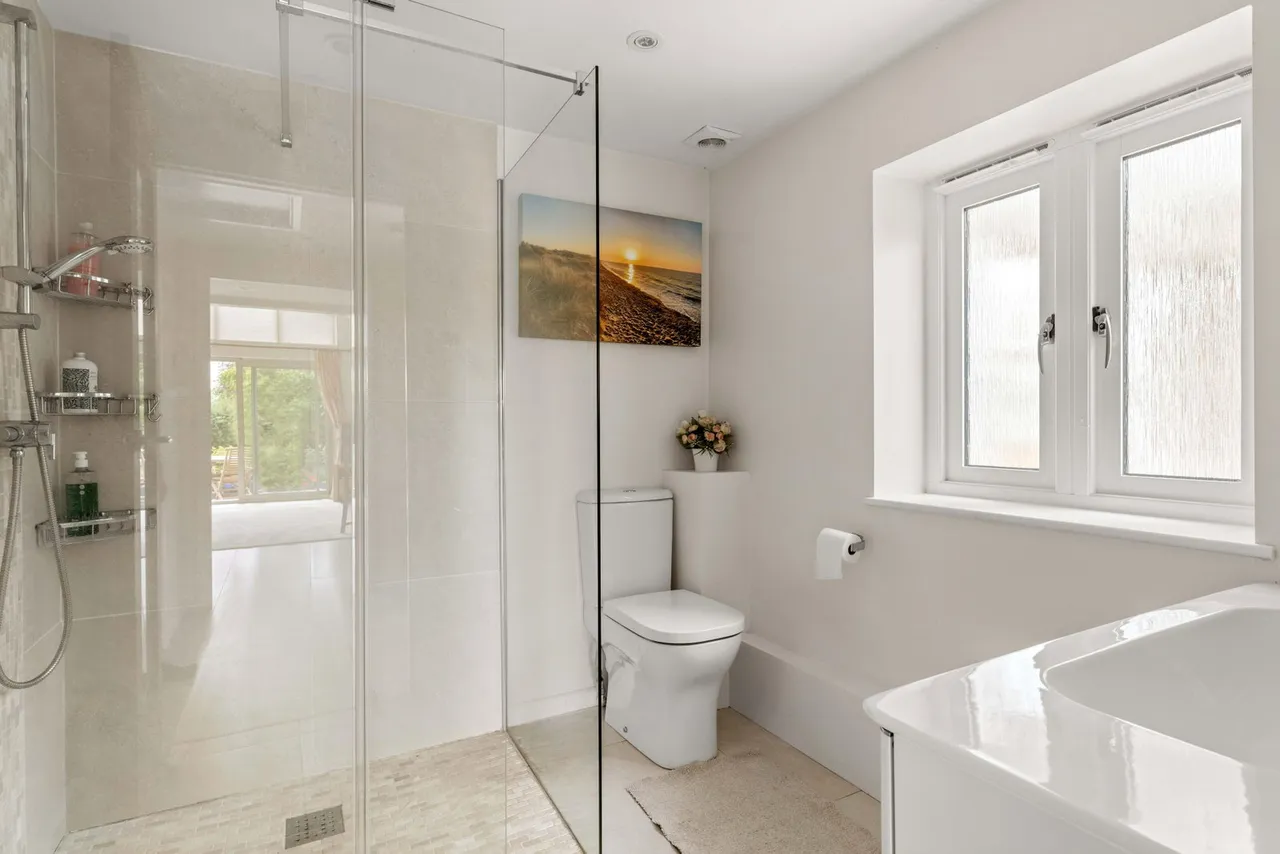 White Rose Cottage, Lower East End, SG9, photo 42