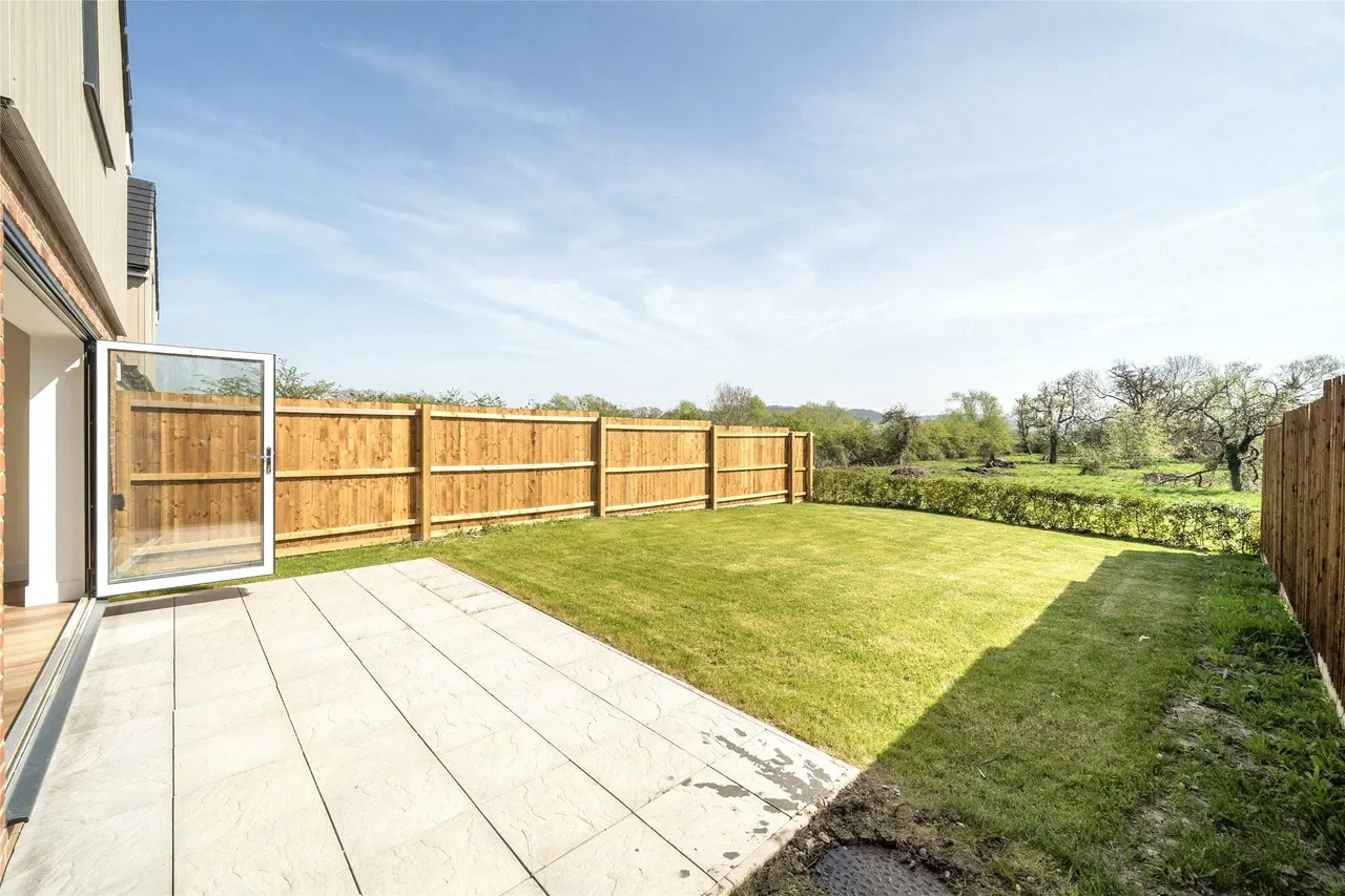 Open House At Queens Head Close, Gloucestershire, Aston Cross, GL20 8FJ, photo 2
