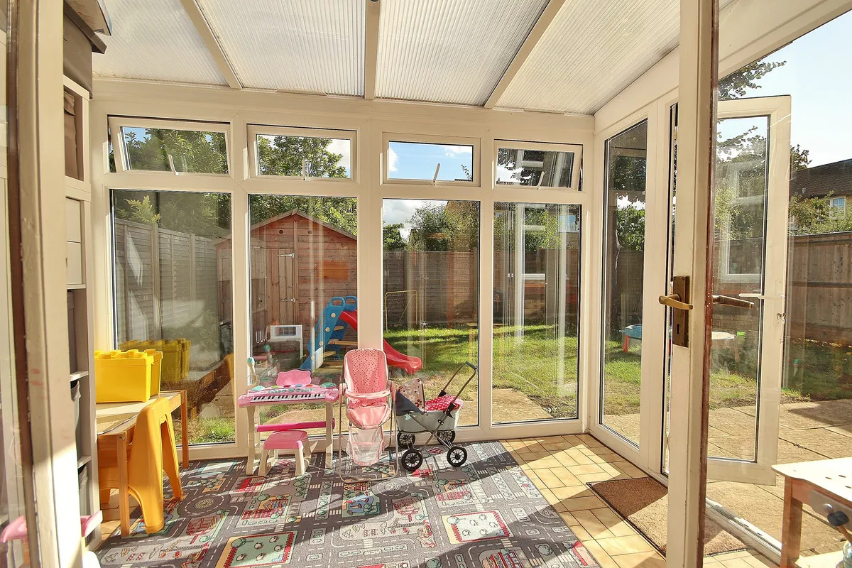 Thorney Leys, Witney, photo 7