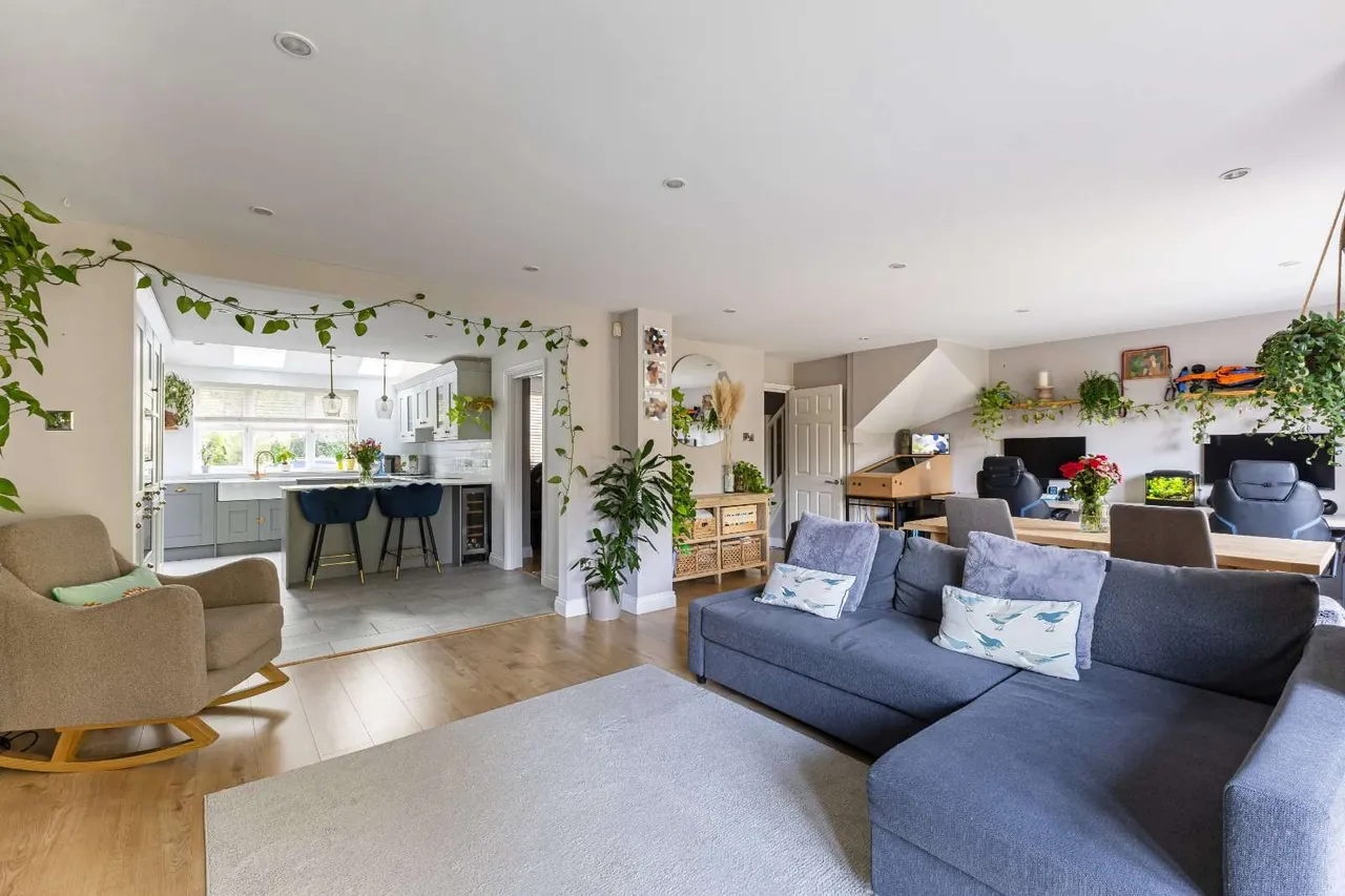 Meadow Bank, Farnham, GU9, photo 5