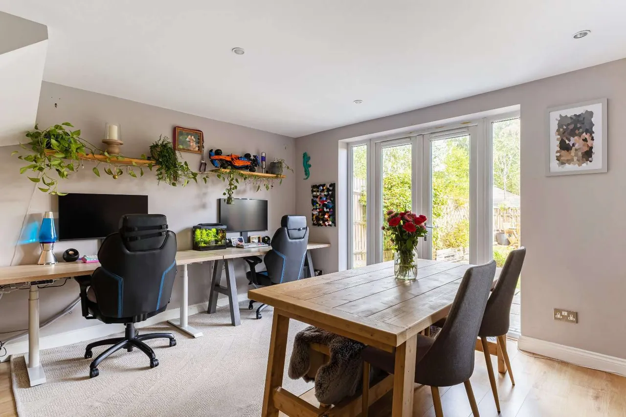 Meadow Bank, Farnham, GU9, photo 6