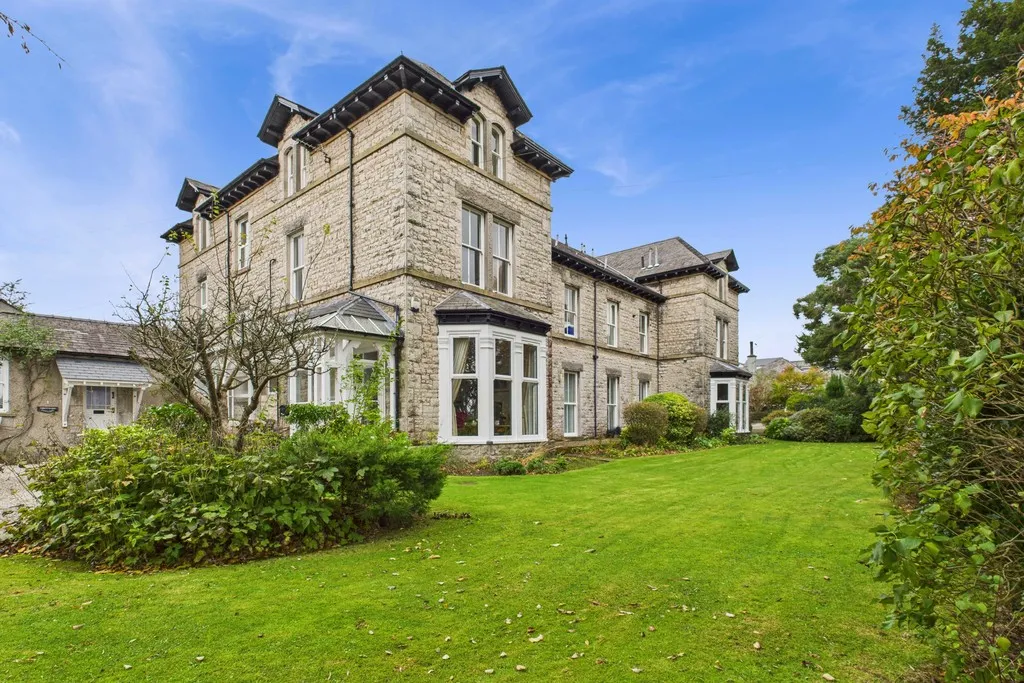 2 bed flat for sale, Kentsford Road, Grange-over-Sands, LA11