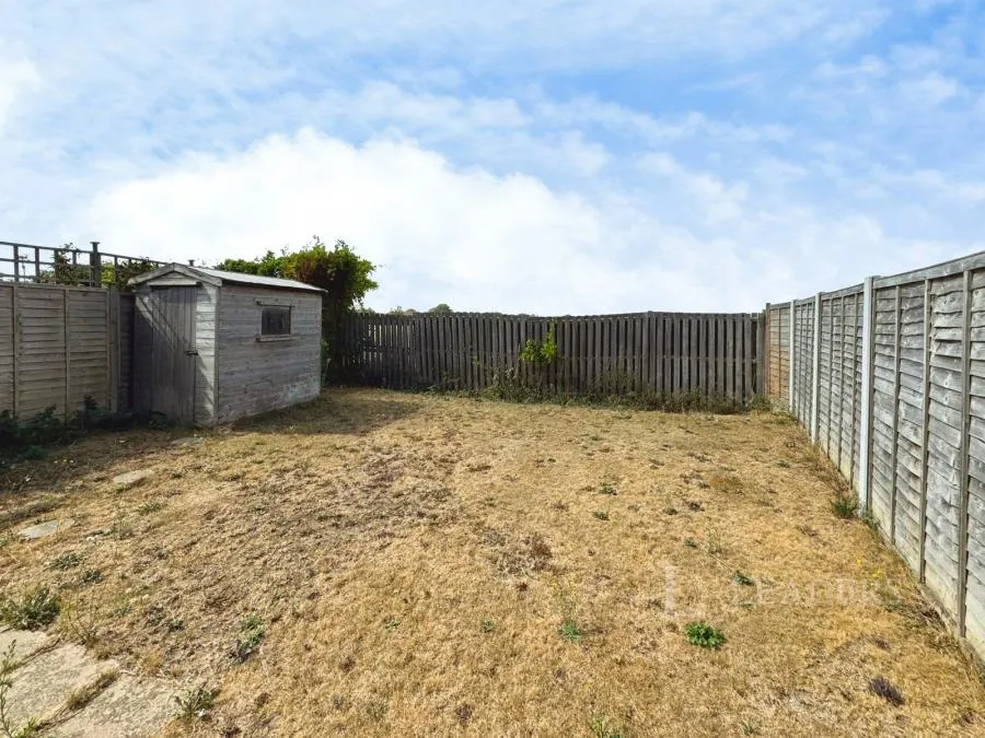 Legerton Drive, Clacton-on-Sea, CO16, photo 10