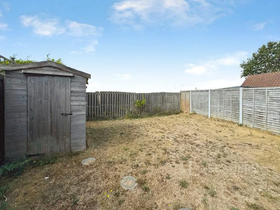 Legerton Drive, Clacton-on-Sea, CO16, photo 11