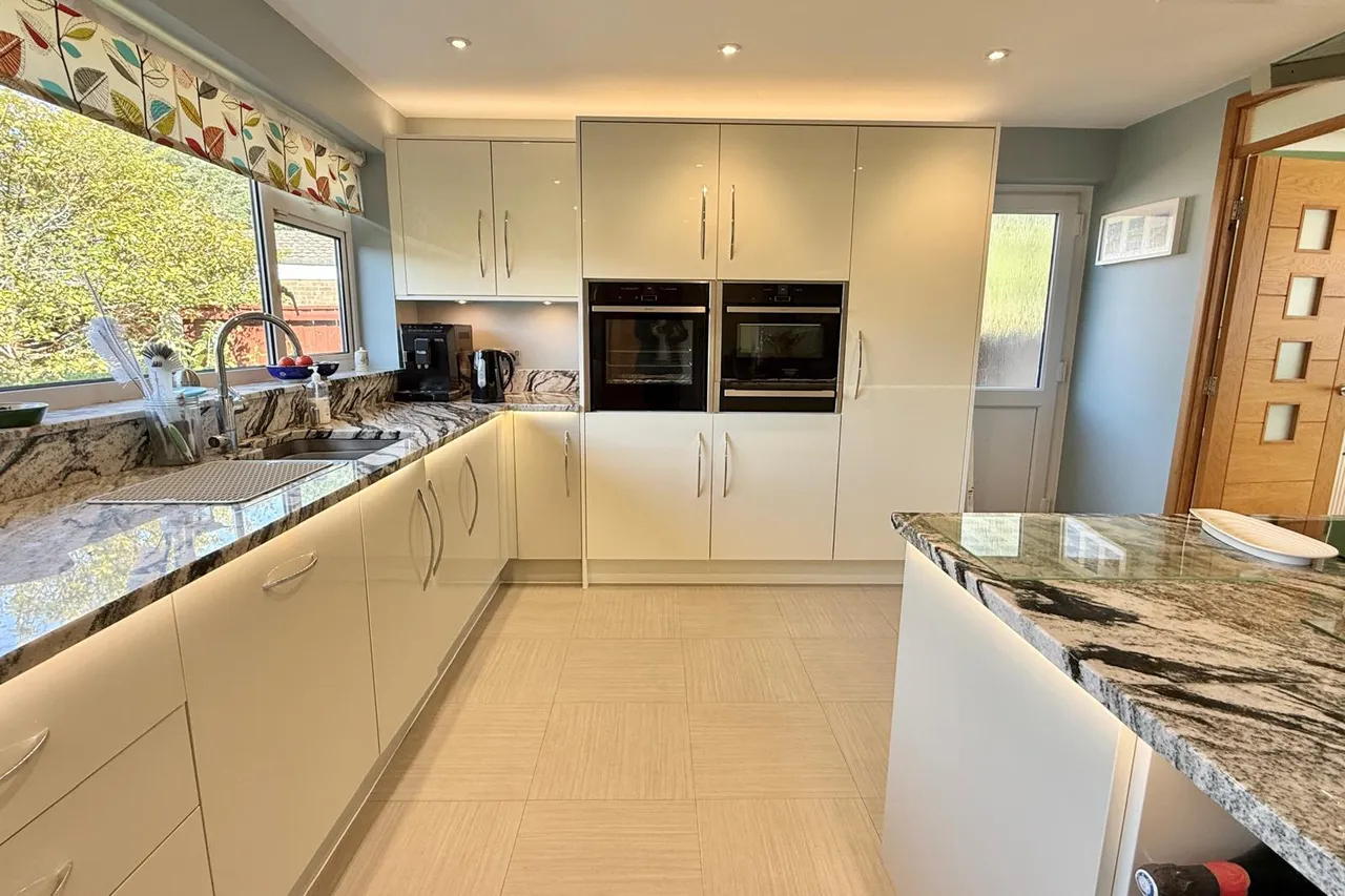 Shelley Close, Ashley Heath, BH24, photo 13