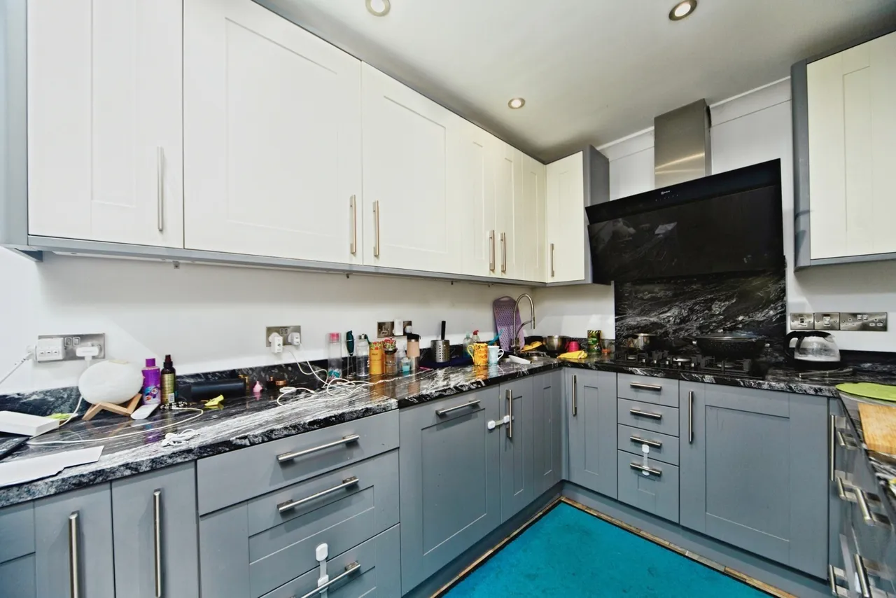 Parkway, New Addington, Croydon, CR0, photo 2