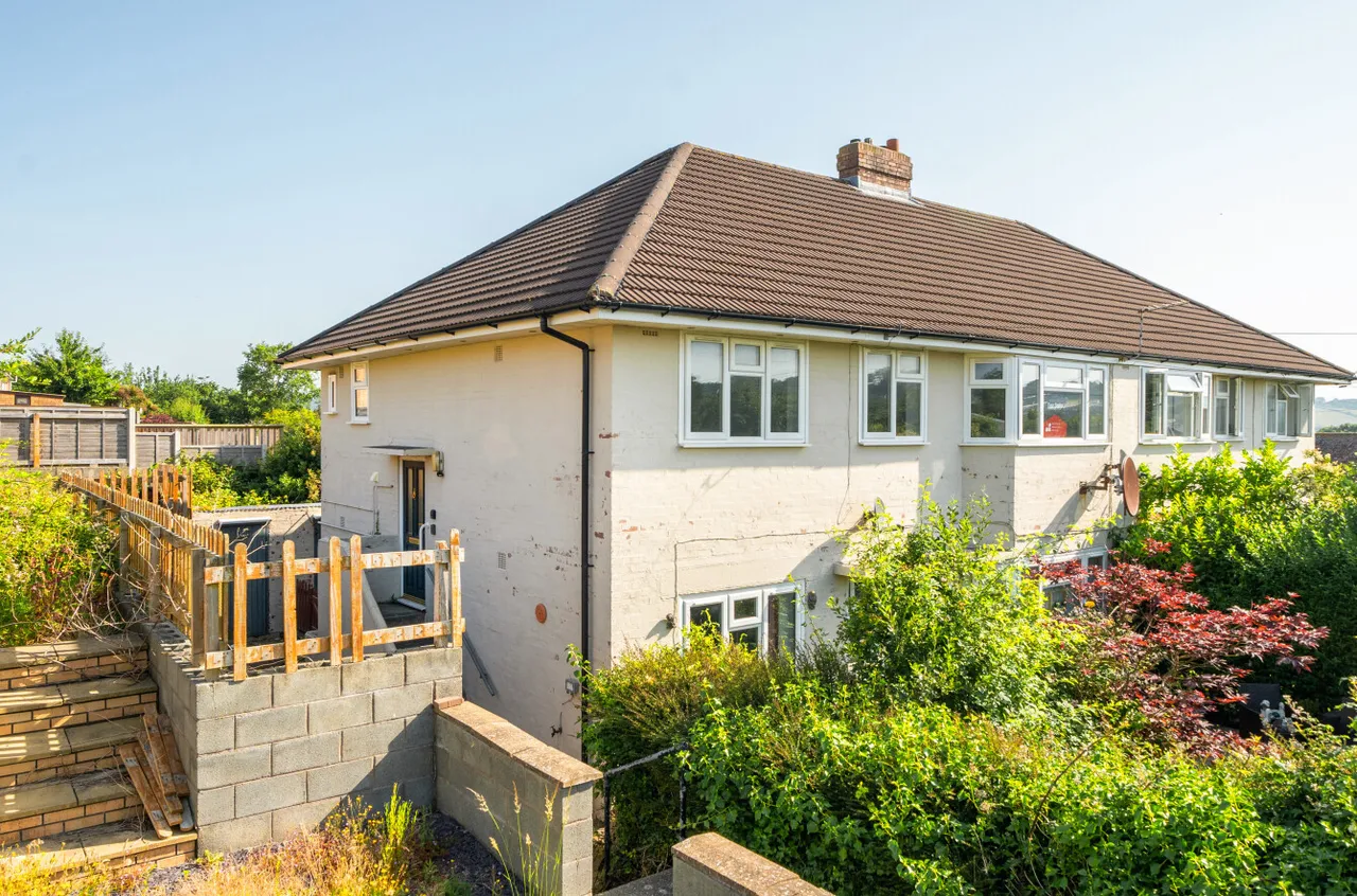 2 bed flat for sale, Heol Y Wern, Penparcau
