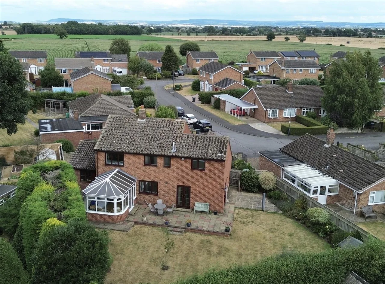 Meadow Drive, Scruton, photo 28