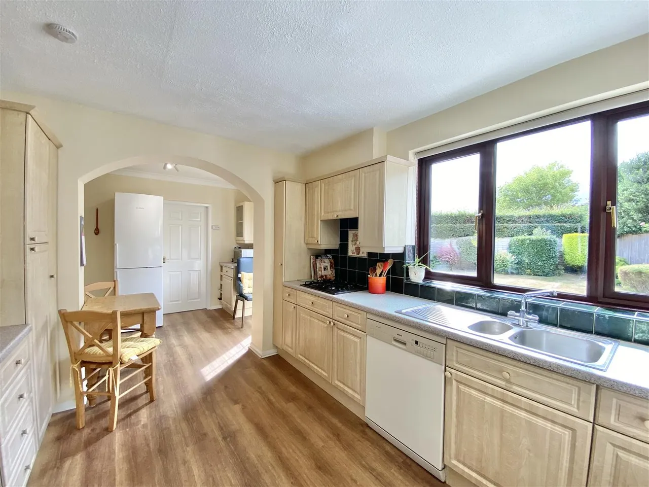 Meadow Drive, Scruton, photo 11