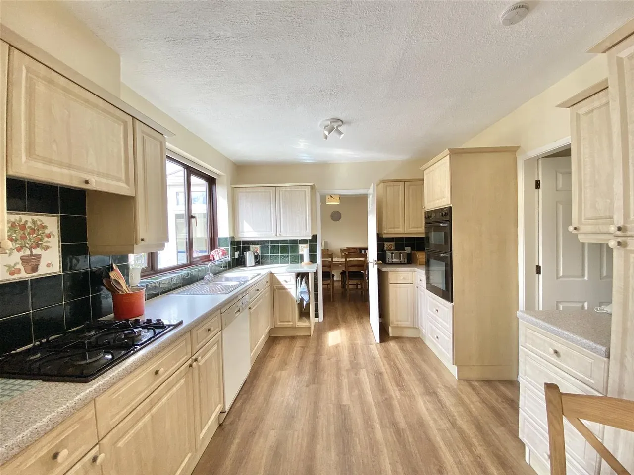 Meadow Drive, Scruton, photo 9
