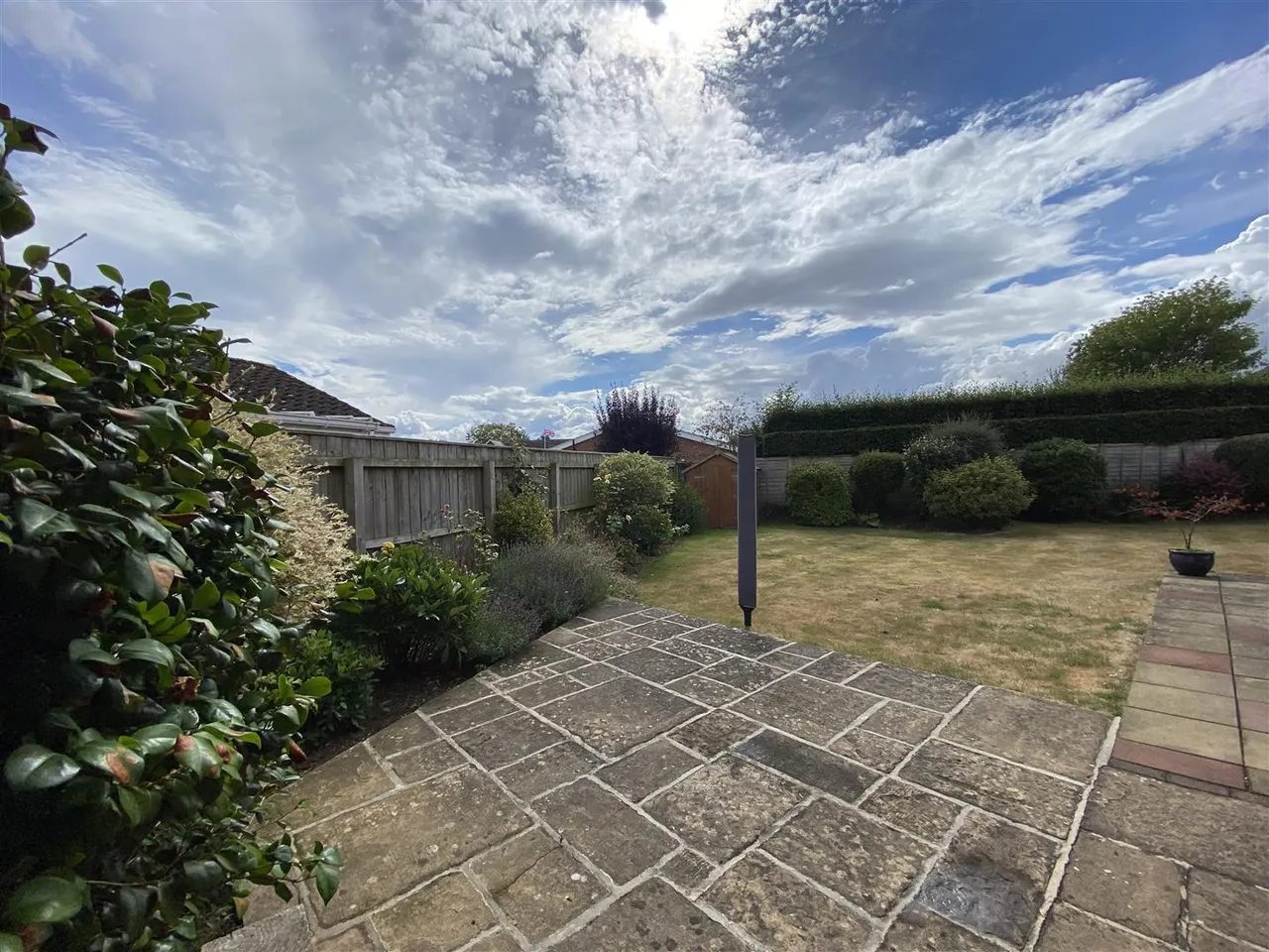 Meadow Drive, Scruton, photo 26