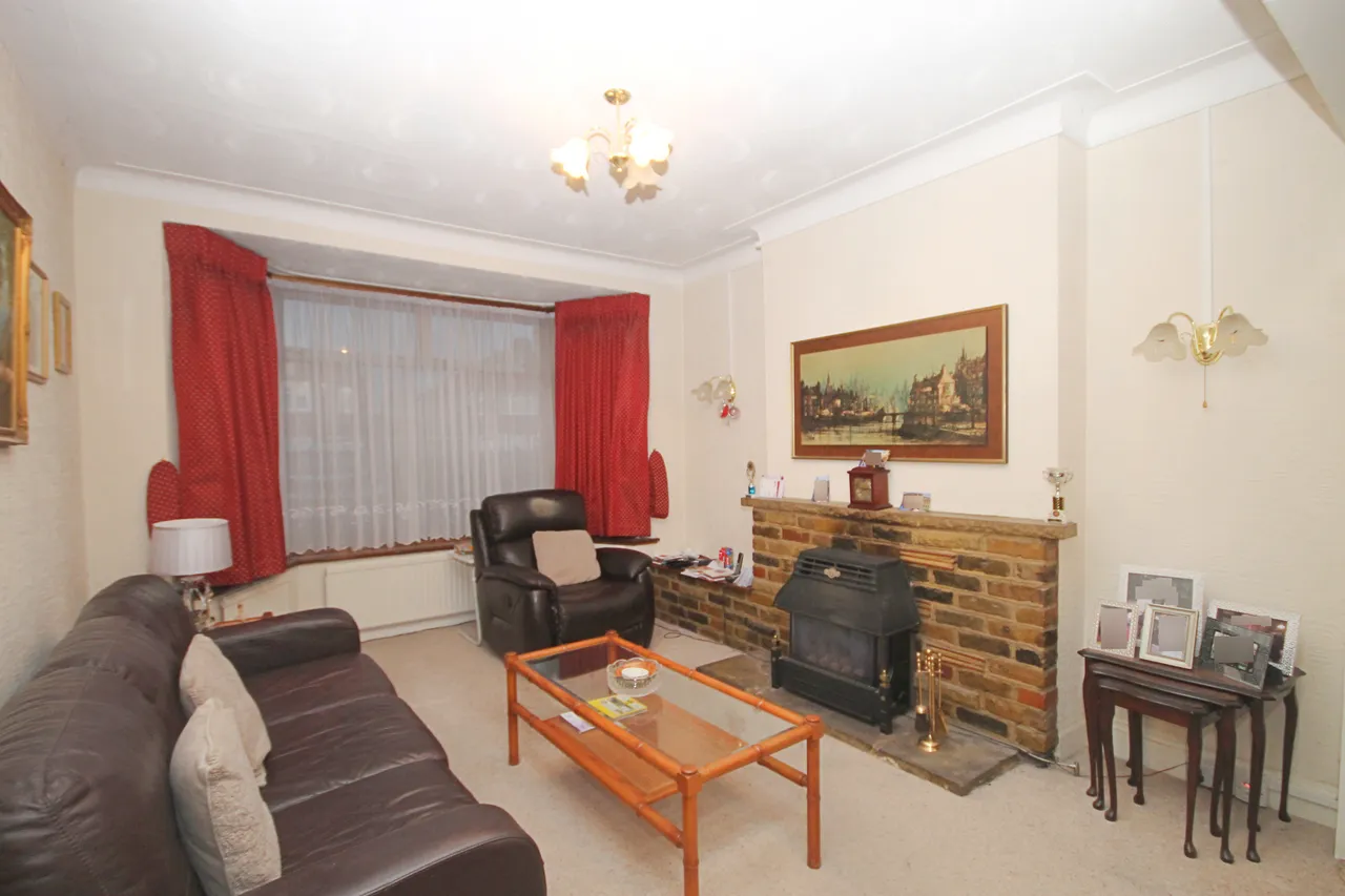 Godfrey Avenue, Northolt, UB5, photo 2