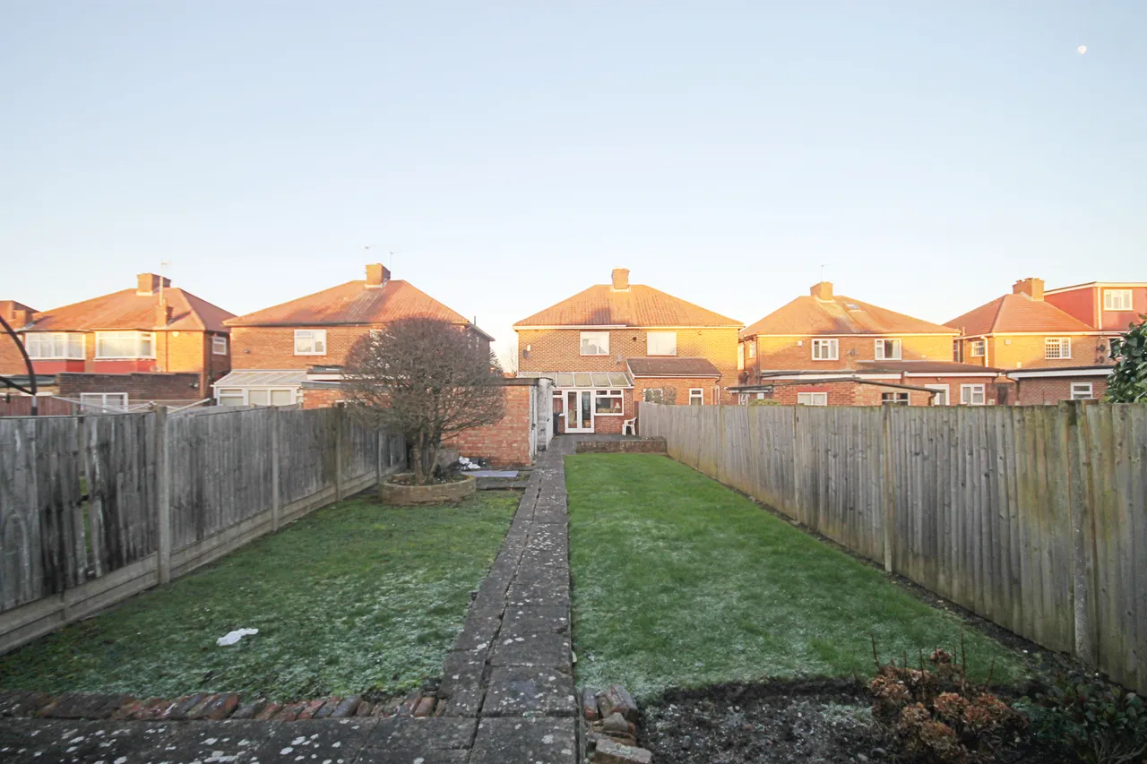 Godfrey Avenue, Northolt, UB5, photo 3