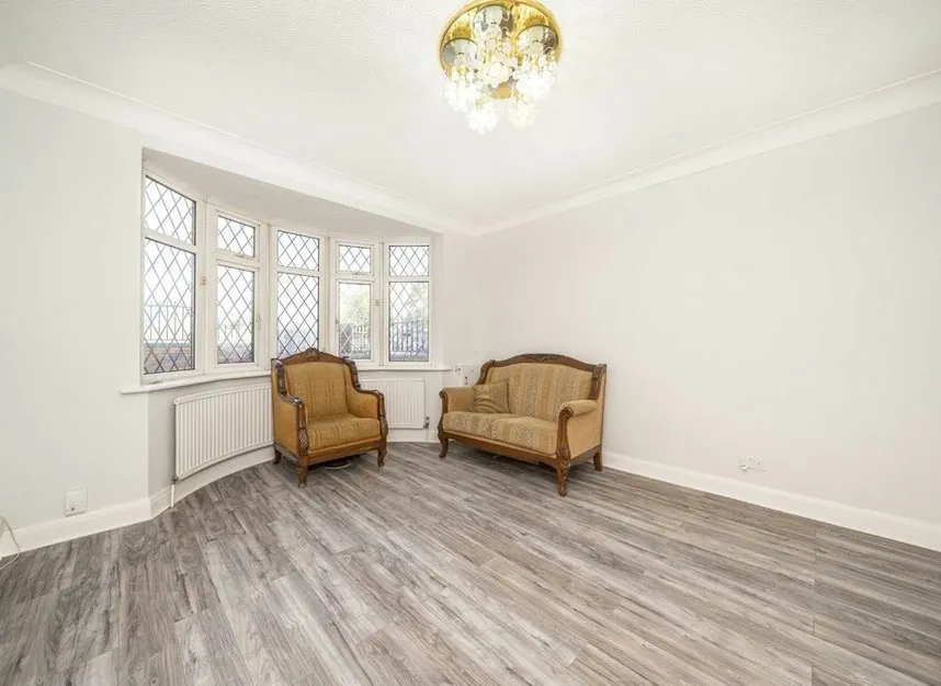 Bath Road, Hounslow, TW5, photo 3