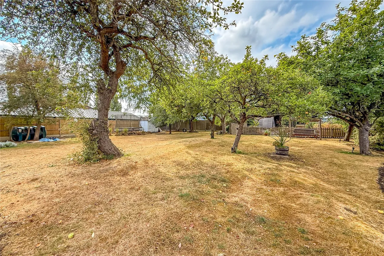 Chad Lane, Flamstead, Hertfordshire, AL3 8HW, photo 11