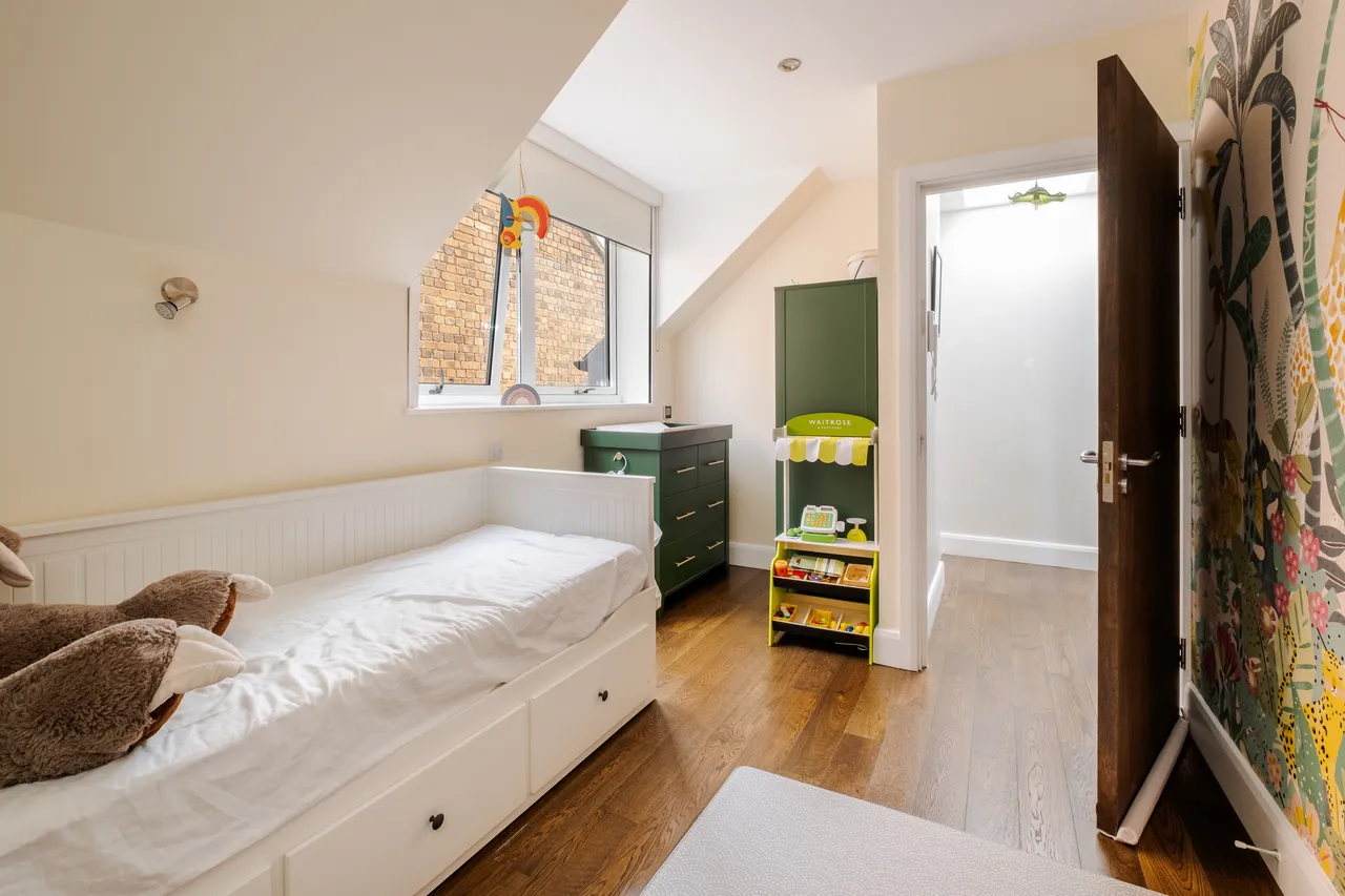 Stroud Green Road, London, N4, photo 6