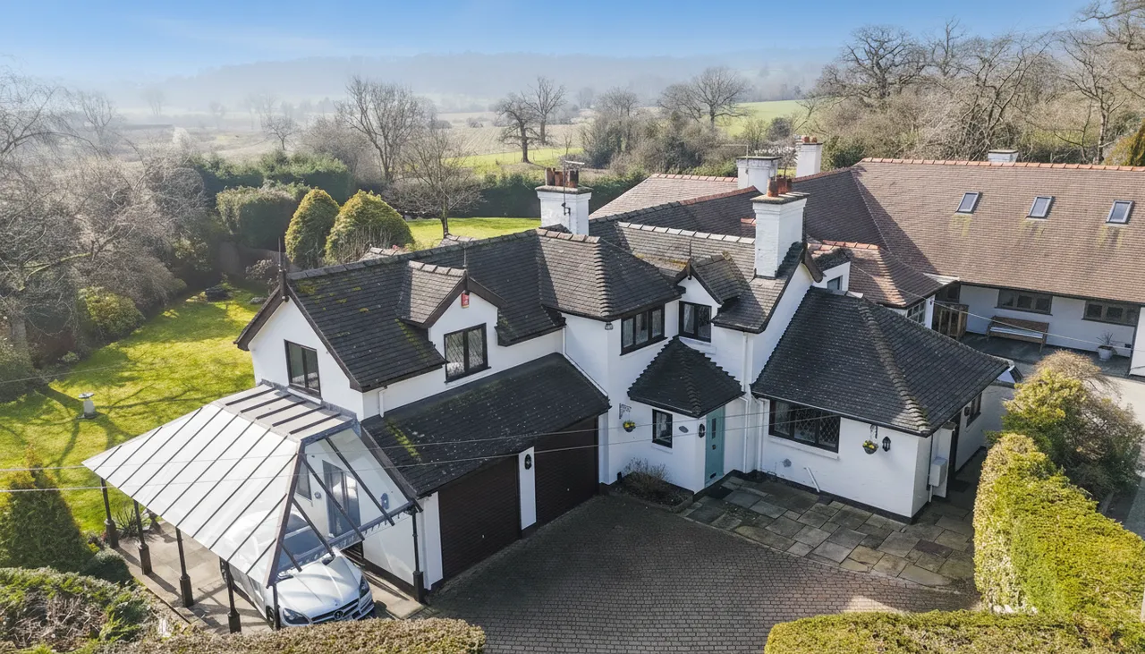 3 bed house for sale, Barlaston Old Road, Stoke-On-Trent, ST4