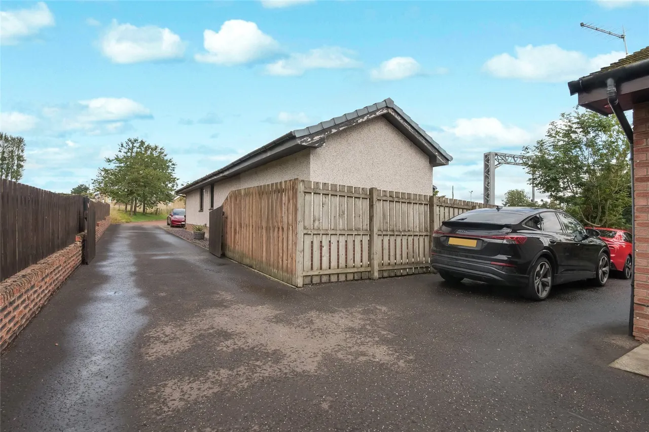 Ashgrove, Hartwood, Shotts, North Lanarkshire, ML7, photo 29