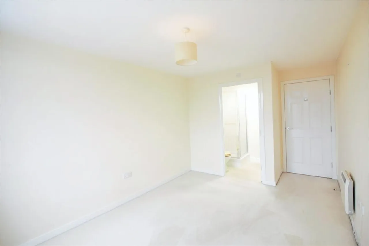 Lower Tanbridge Way, Horsham, West Sussex RH12 1PS, photo 4