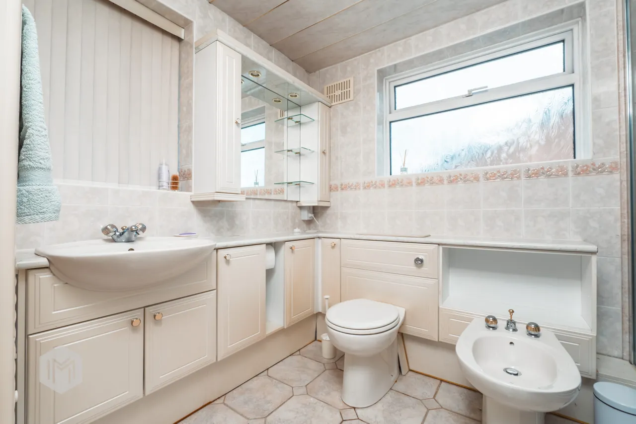 Kensington Drive, Bury, BL8 2DE, photo 9