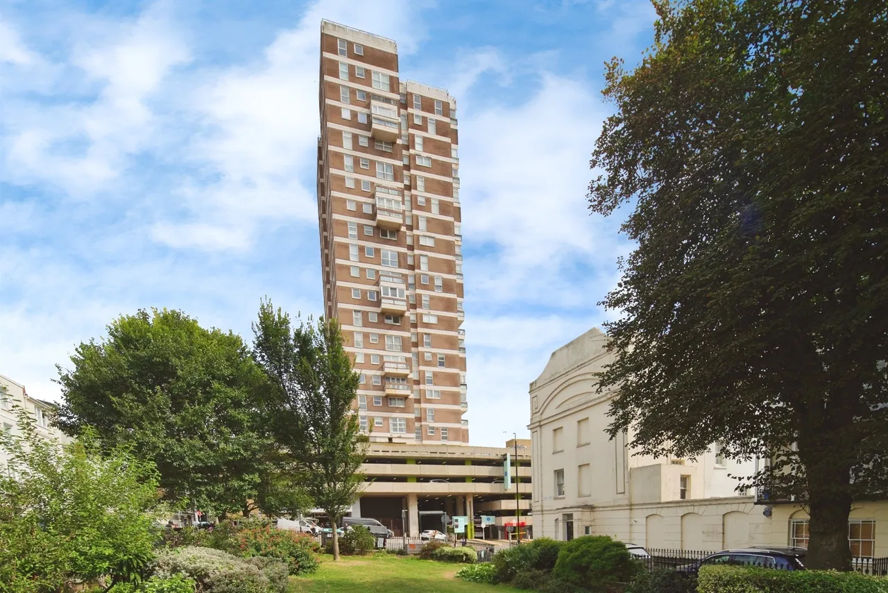 4 bed flat for sale — Russell Square, Brighton