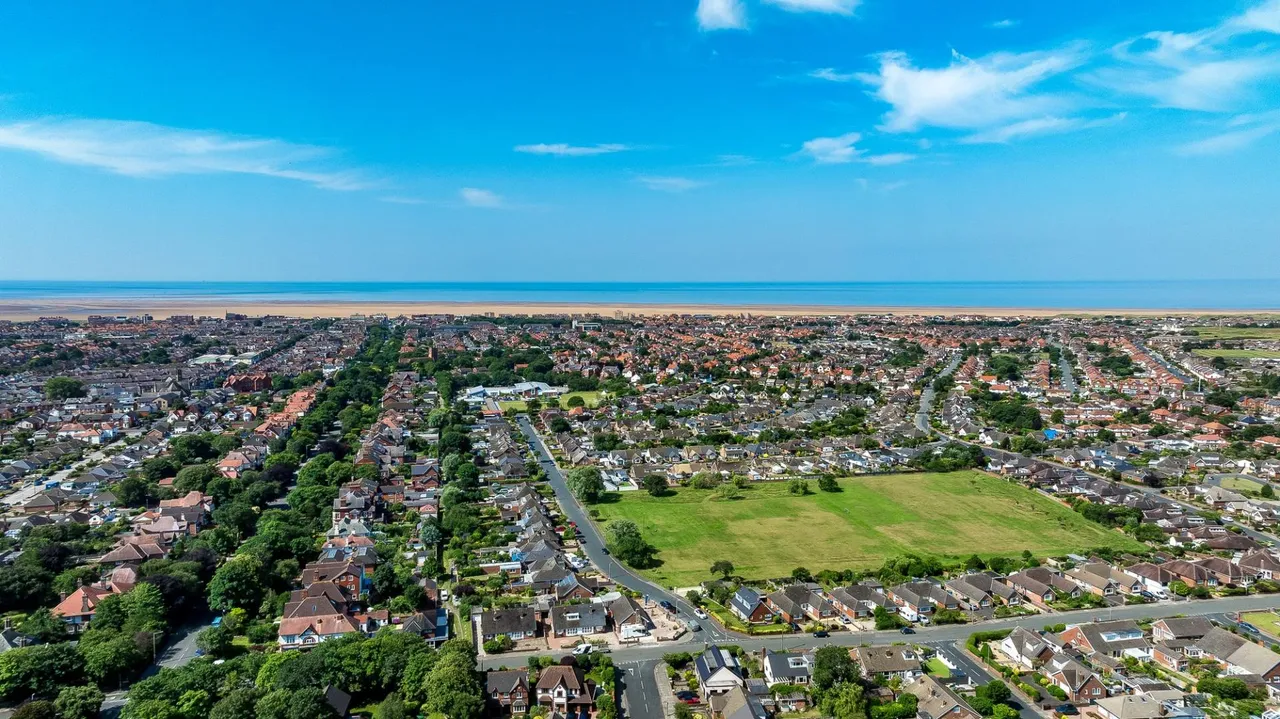 St. Annes Road East, Lytham St. Annes, FY8, photo 11