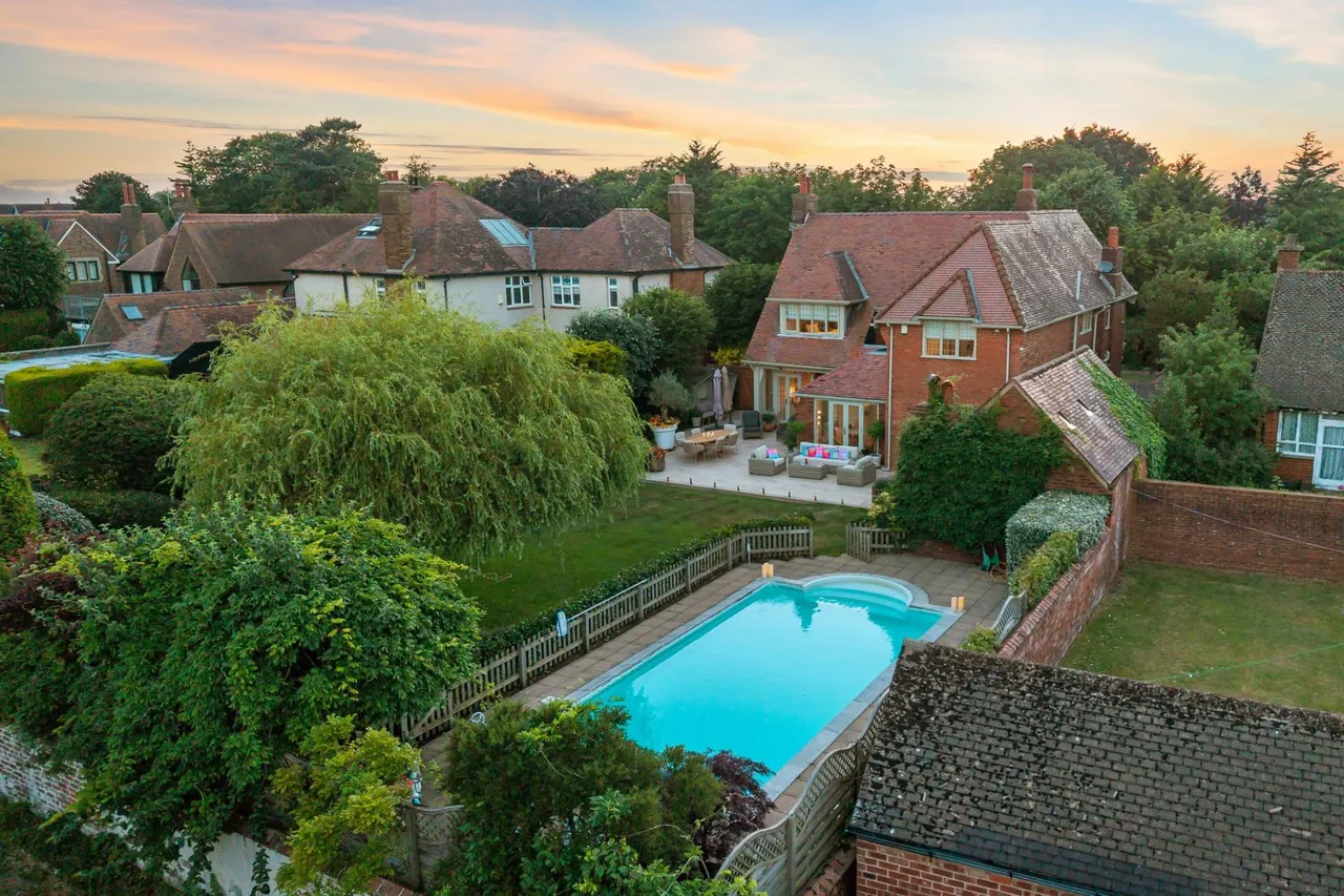 4 bed house for sale, St. Annes Road East, Lytham St. Annes, FY8