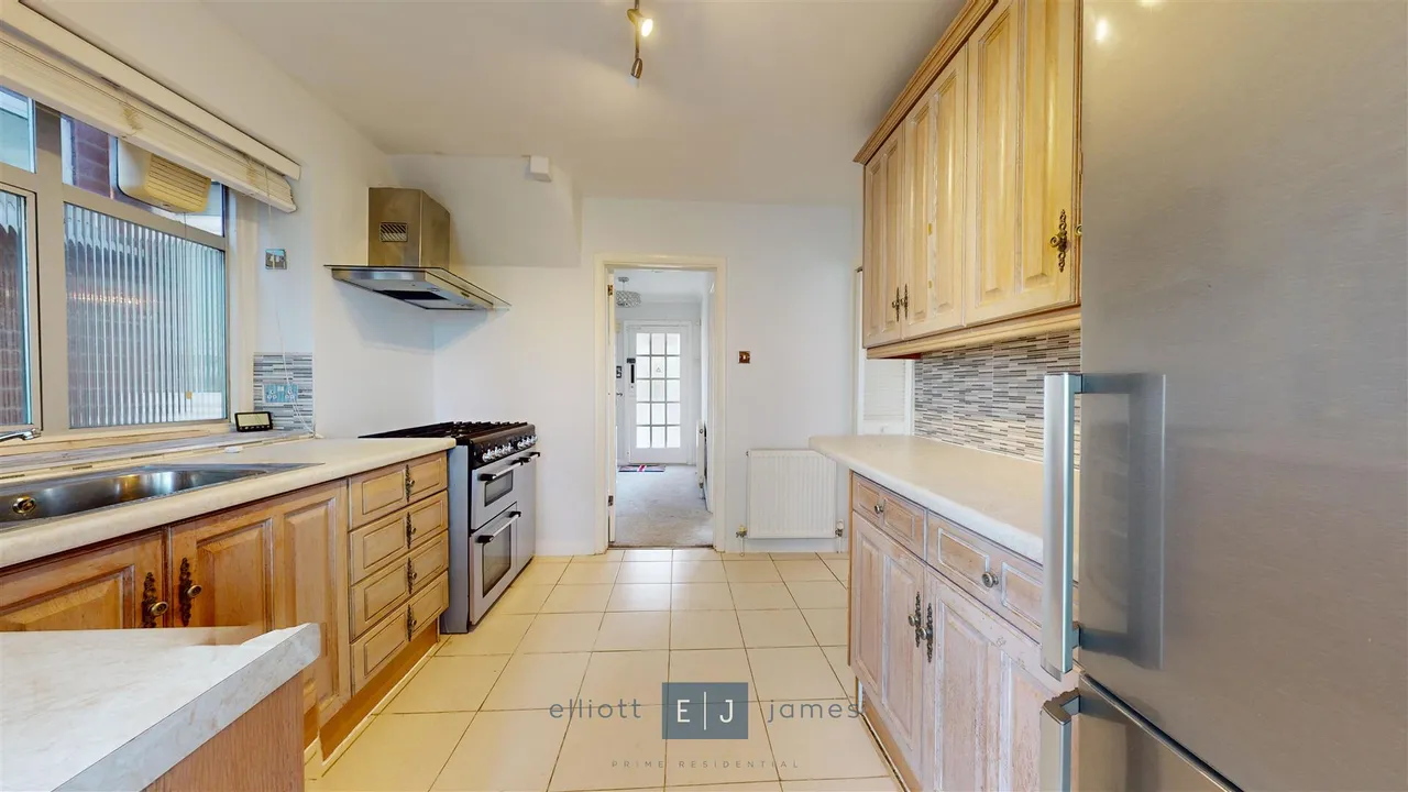 Fencepiece Road, Chigwell, photo 4